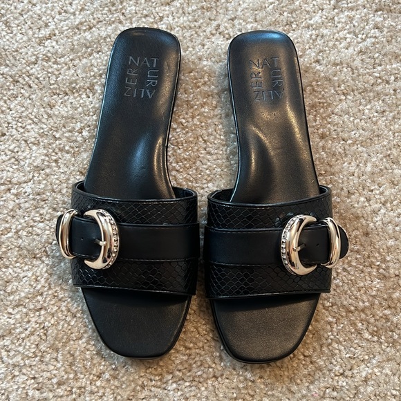 Naturalizer Santiago black buckle rhinestone slide slip on sandal shoe size 7 - Picture 2 of 7